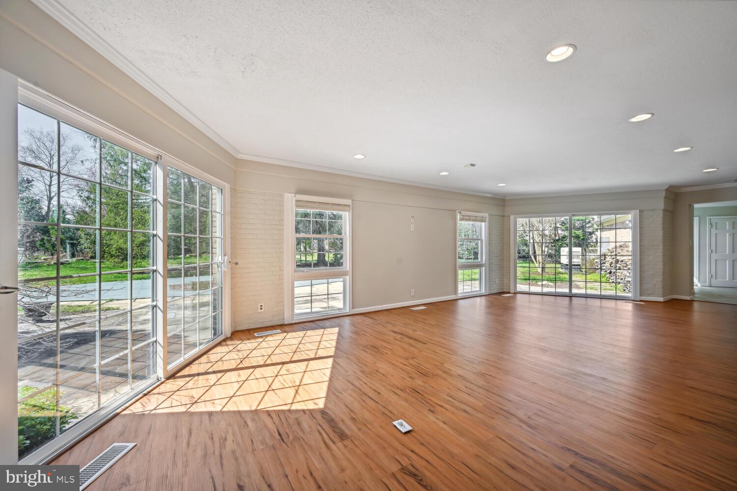 POTOMAC FALLS - Residential