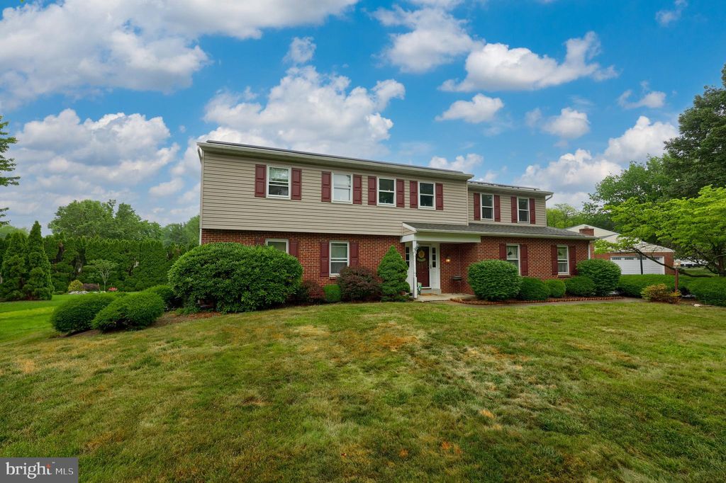Photo of 1836 STURBRIDGE DR, LANCASTER, PA 17601 (MLS # PALA2036172)