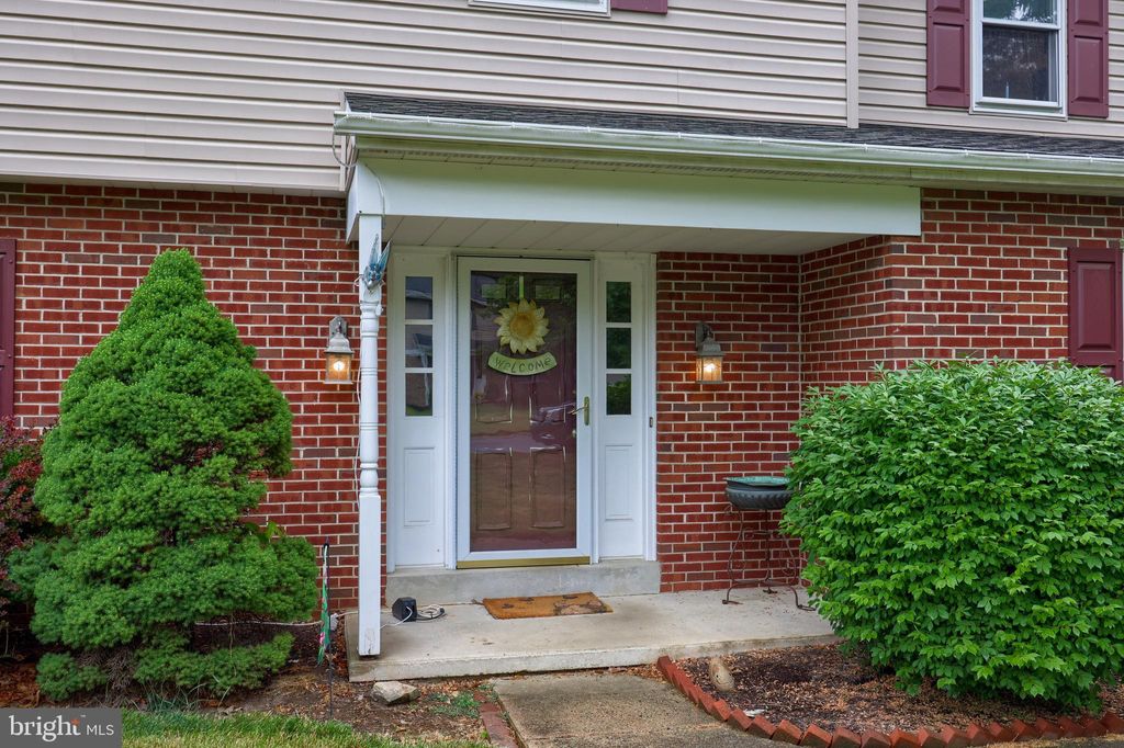 Photo of 1836 STURBRIDGE DR, LANCASTER, PA 17601 (MLS # PALA2036172)