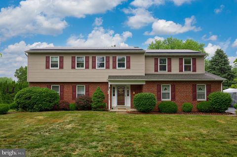 Photo of 1836 STURBRIDGE DR, LANCASTER, PA 17601 (MLS # PALA2036172)