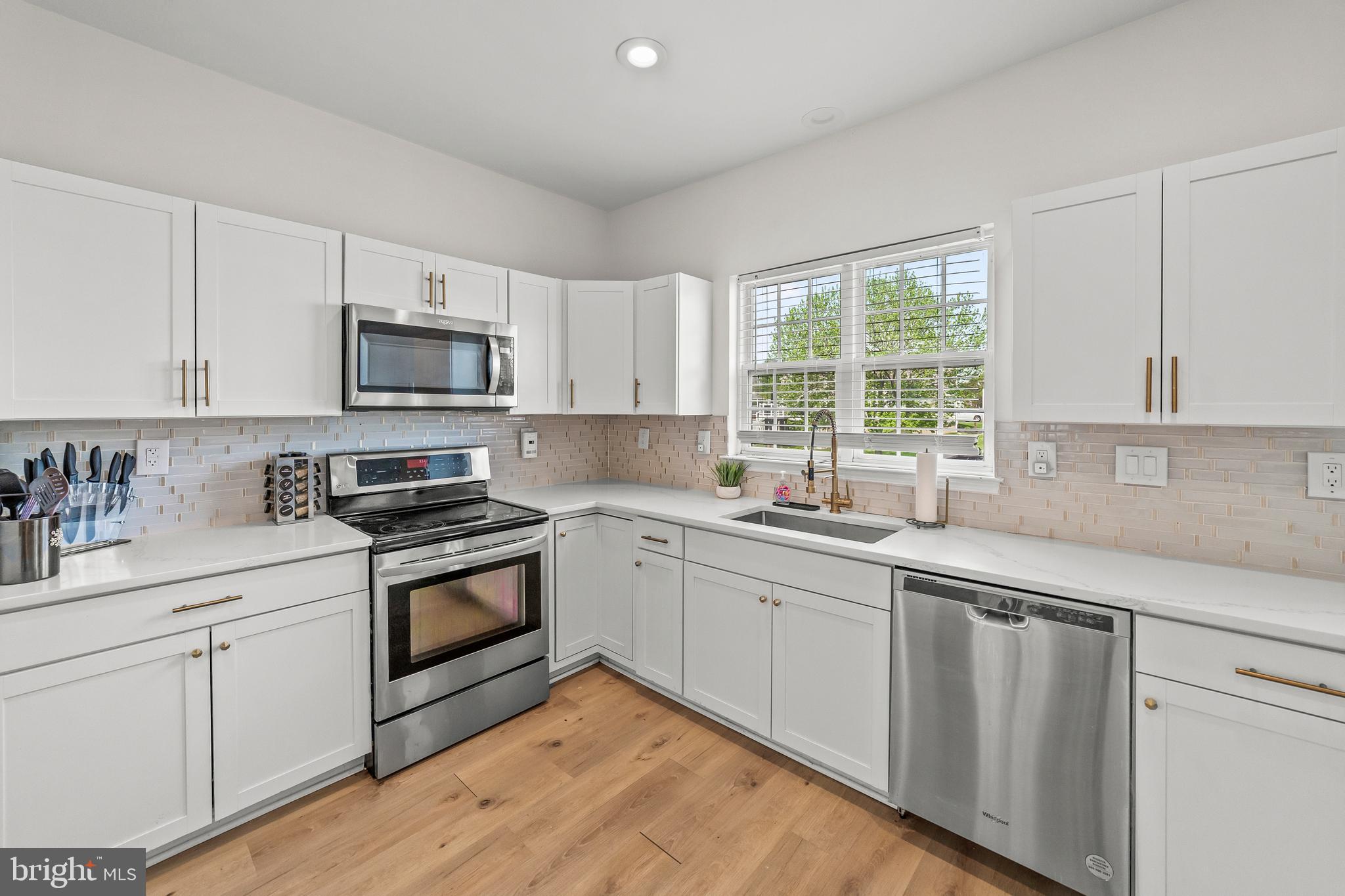 COUNTRYSIDE - Residential