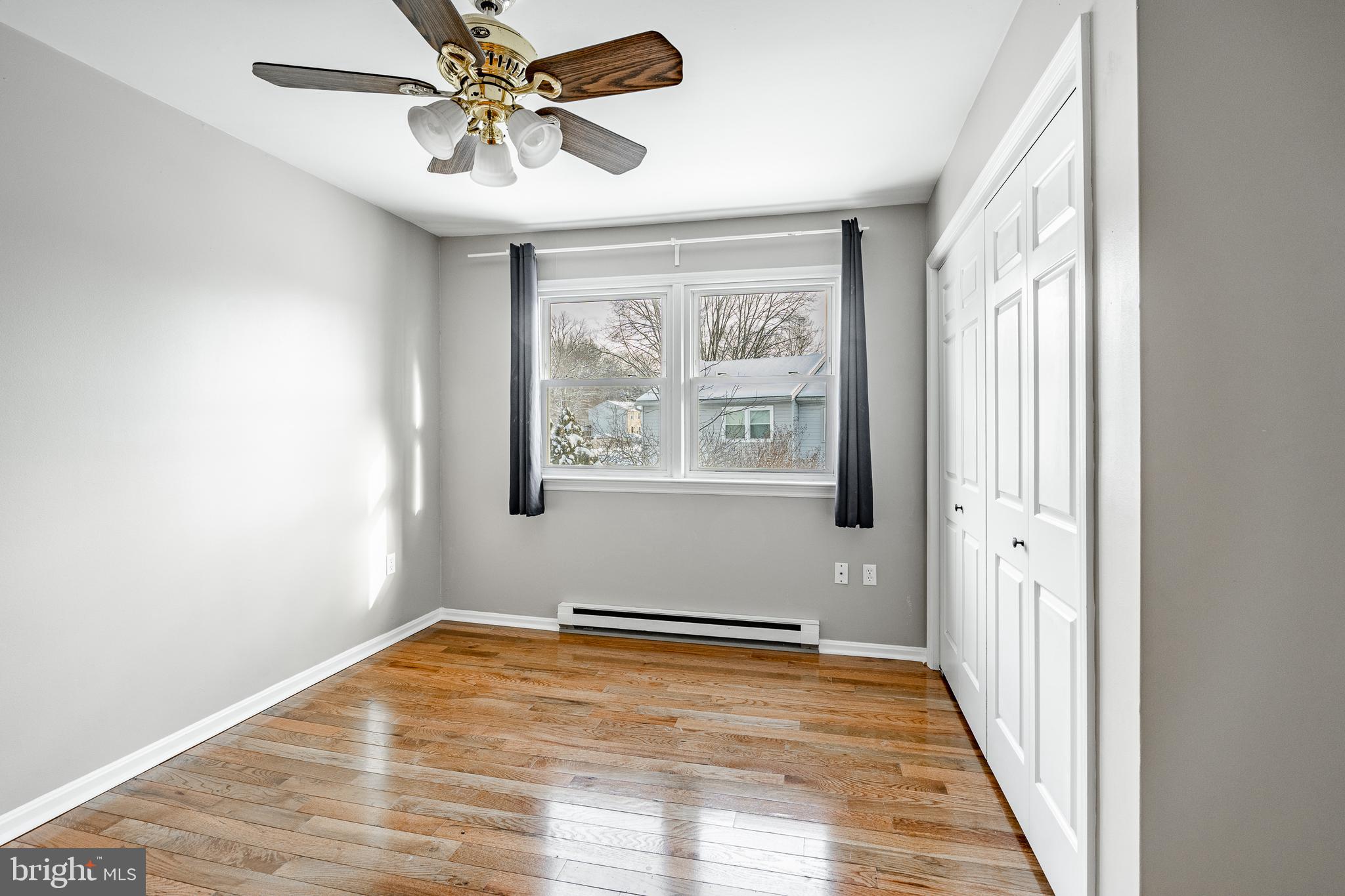 INGLESIDE VILLAGE - Residential