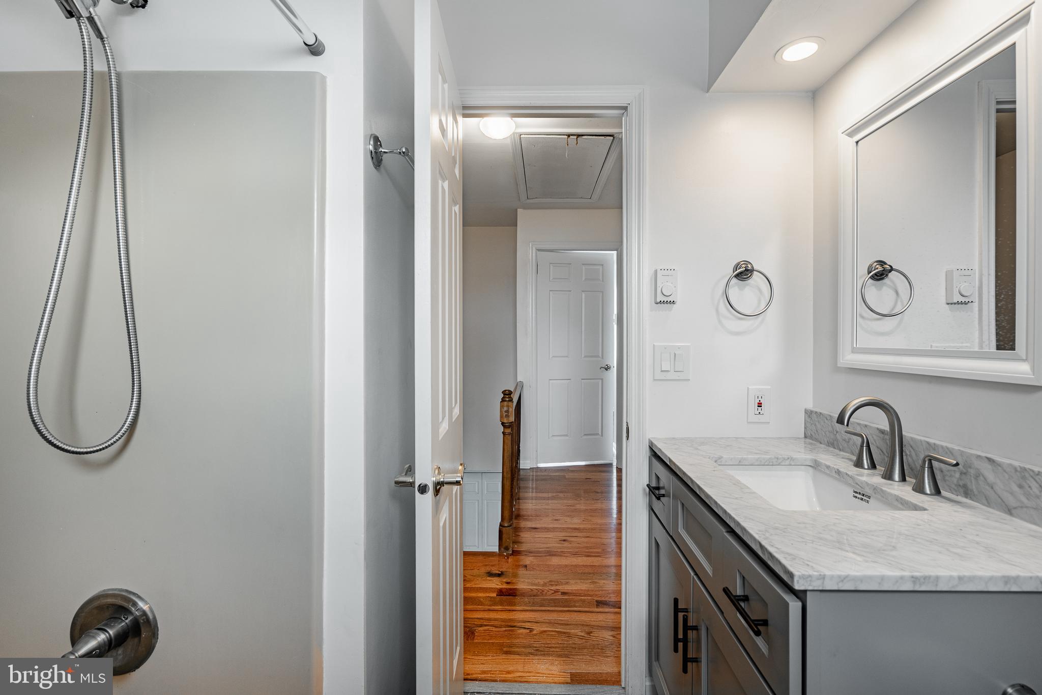 INGLESIDE VILLAGE - Residential