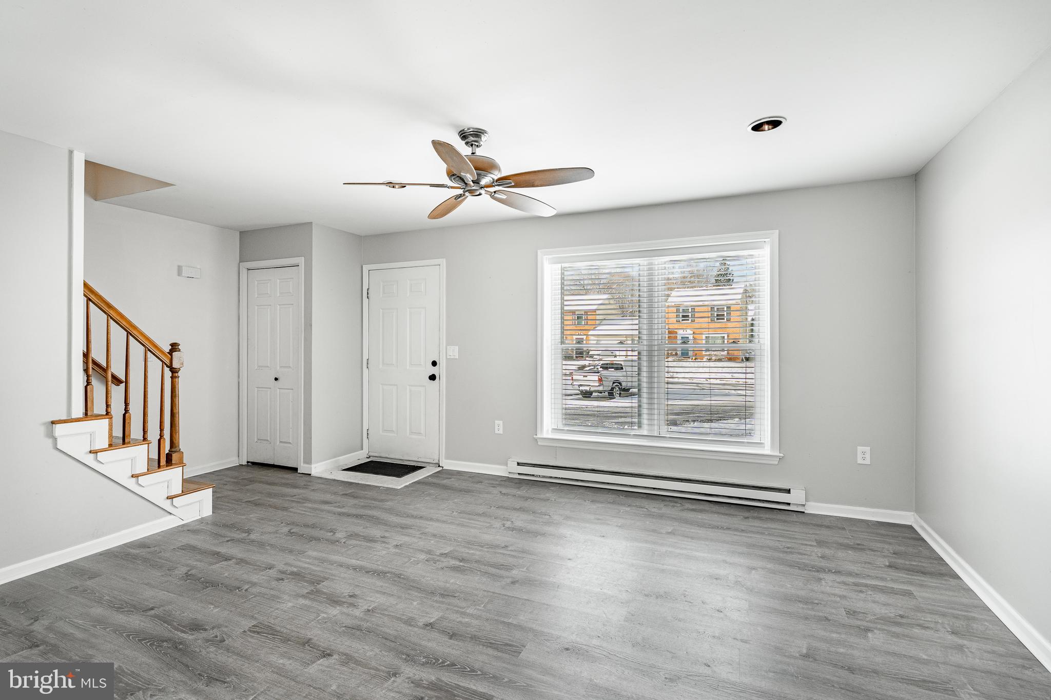 INGLESIDE VILLAGE - Residential