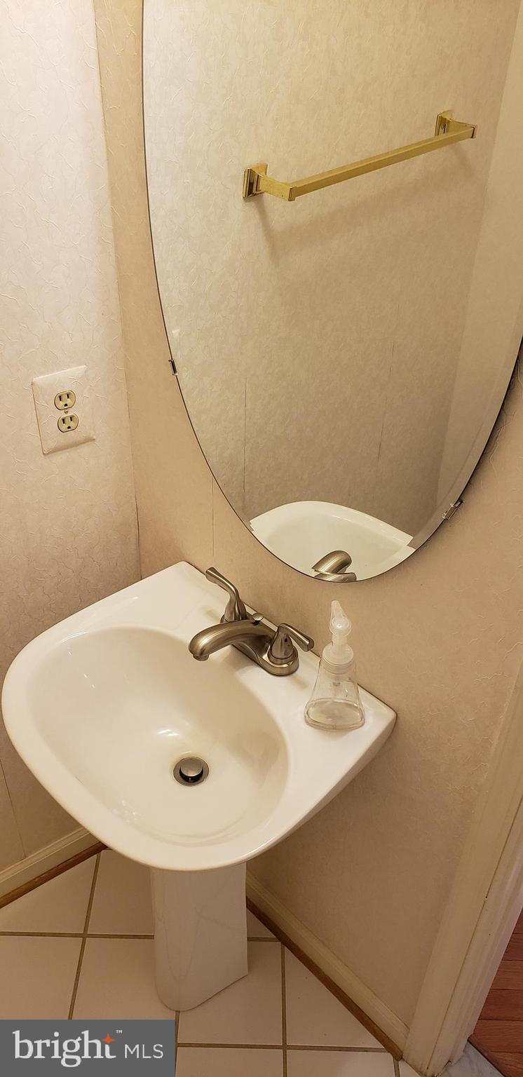 FALLSTONE - Residential Lease