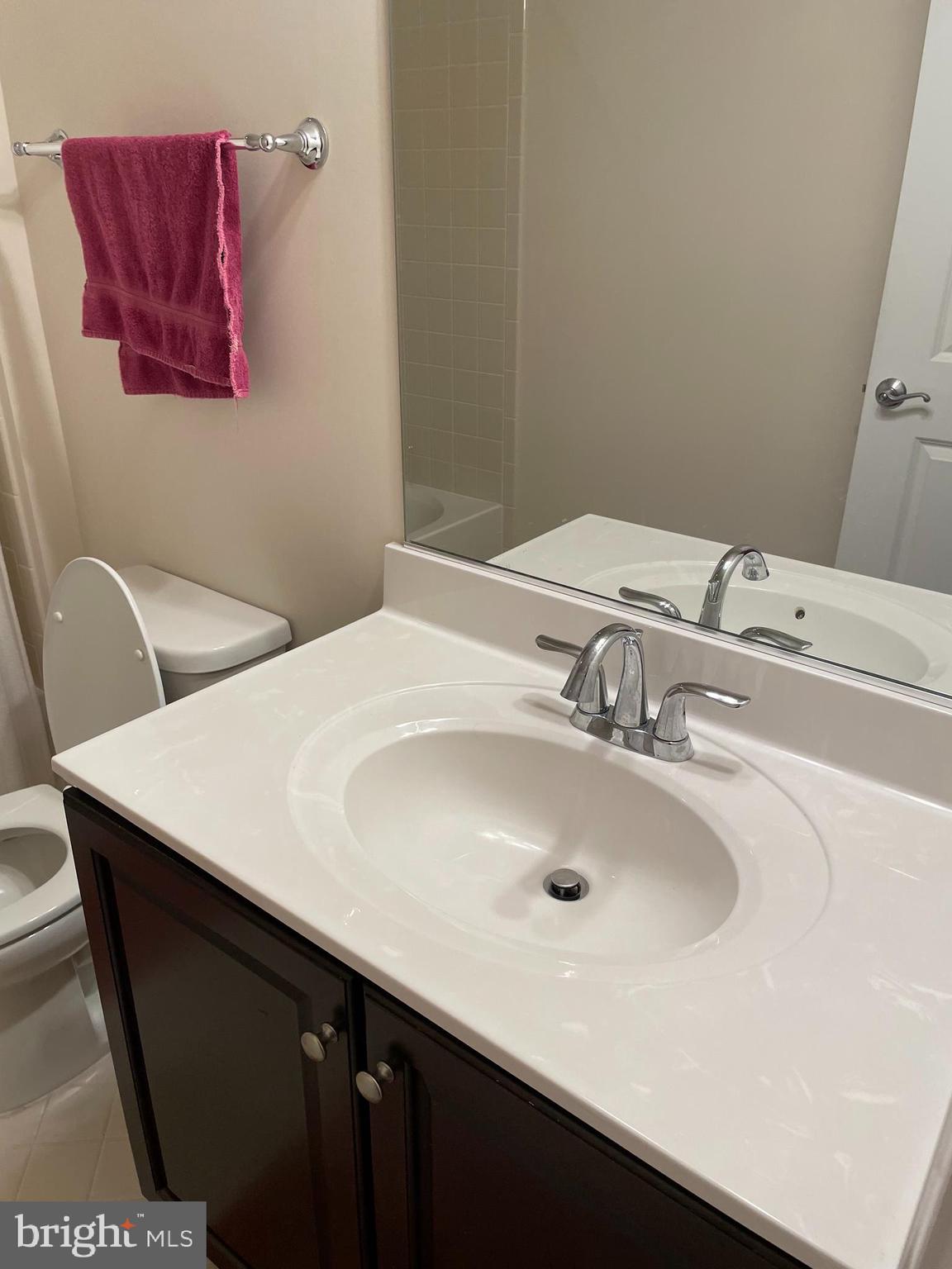 THE VISTAS AT LANSDOWNE - Residential Lease