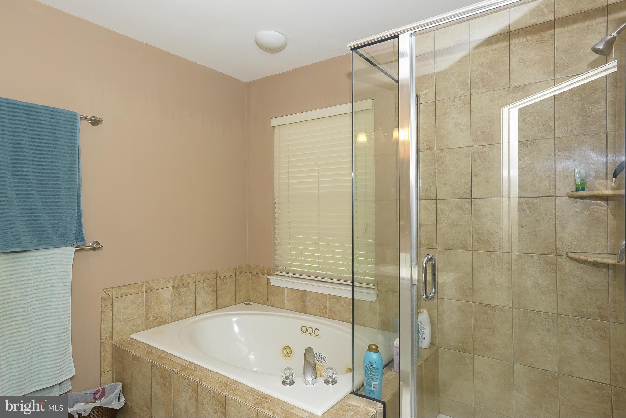 PINEY ORCHARD - Residential