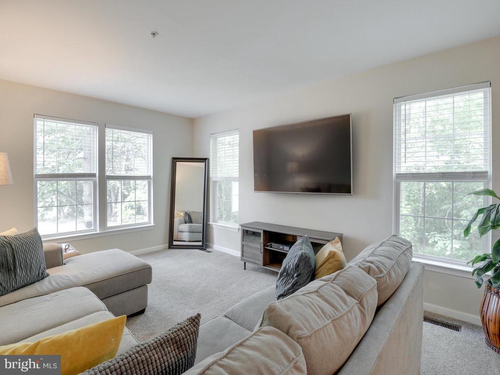 SUMMIT CREEK - Residential