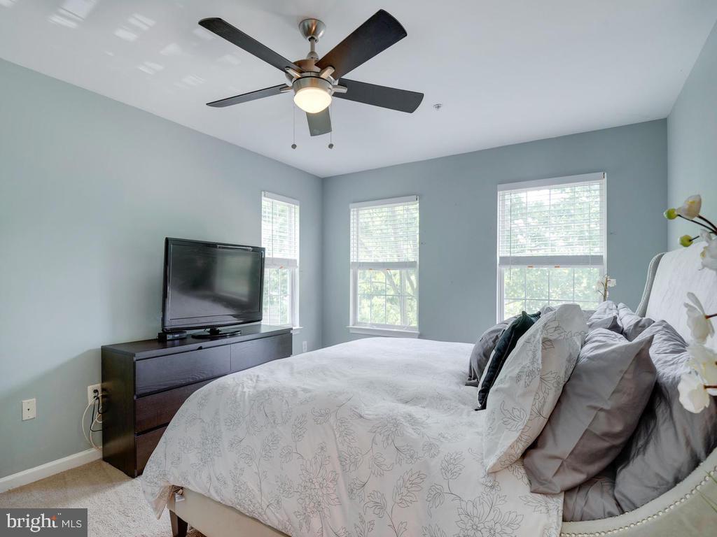 SUMMIT CREEK - Residential