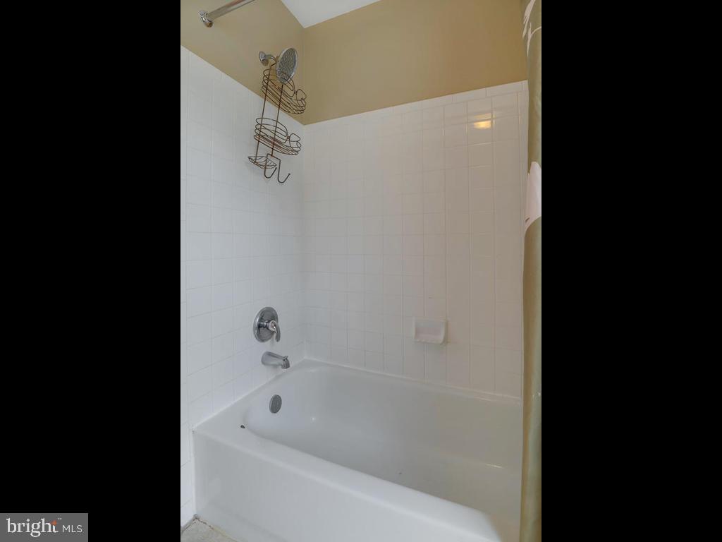 SUMMIT CREEK - Residential