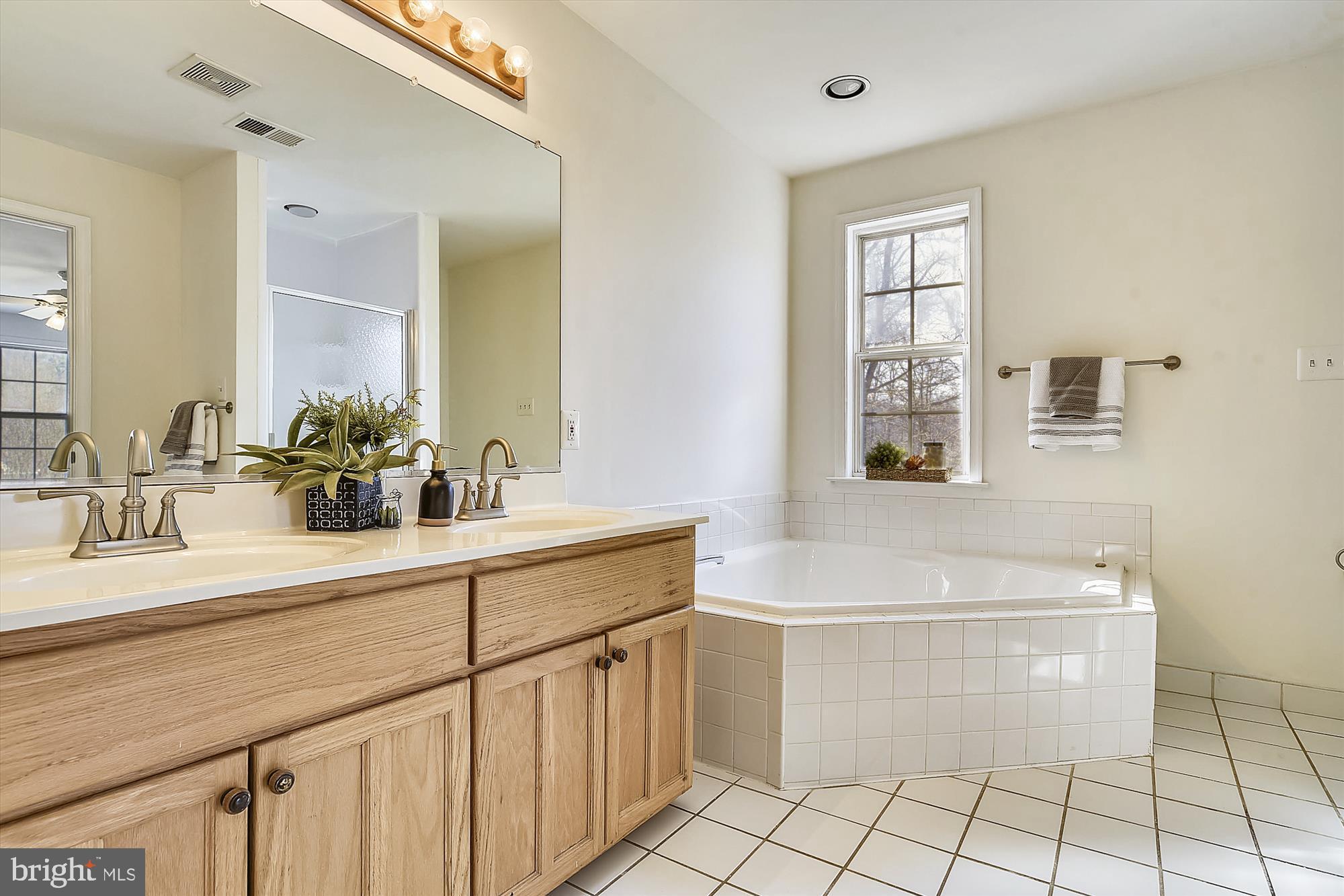 OMISOL ESTATES - Residential