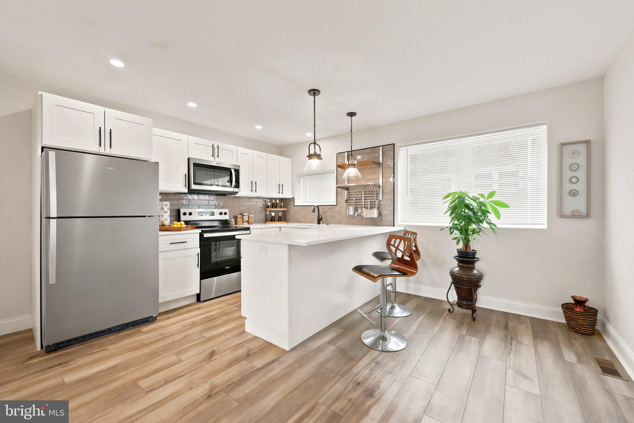 7135 CLOVER LANE