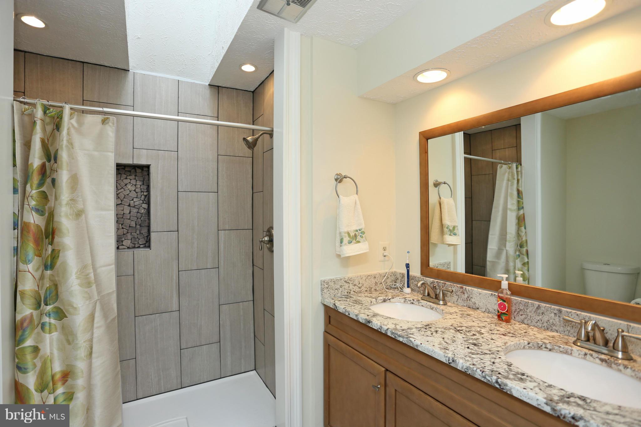 MAYFAIR-PLAT ONE - Residential