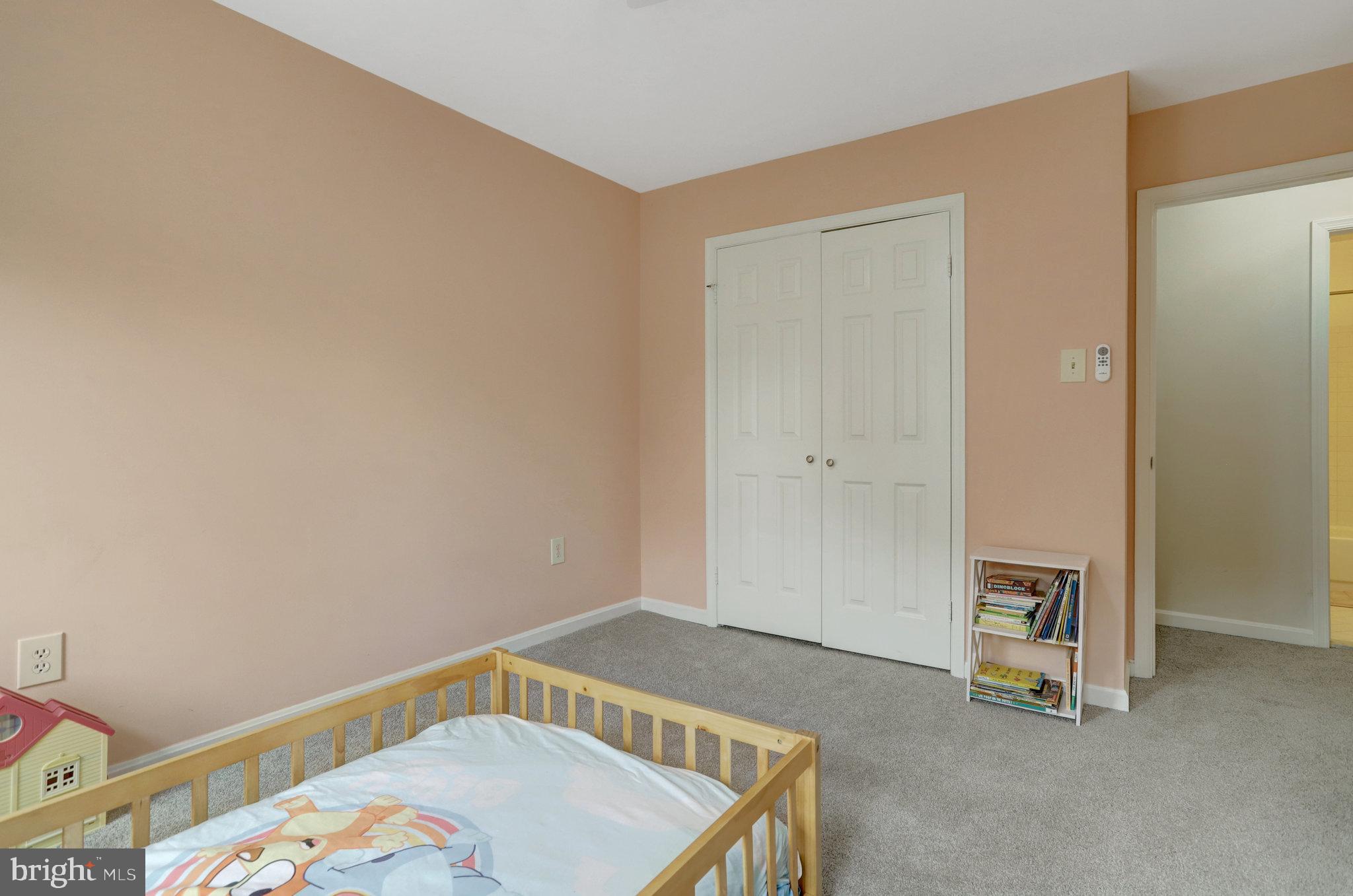 MANCHESTER SQUARE - Residential Lease