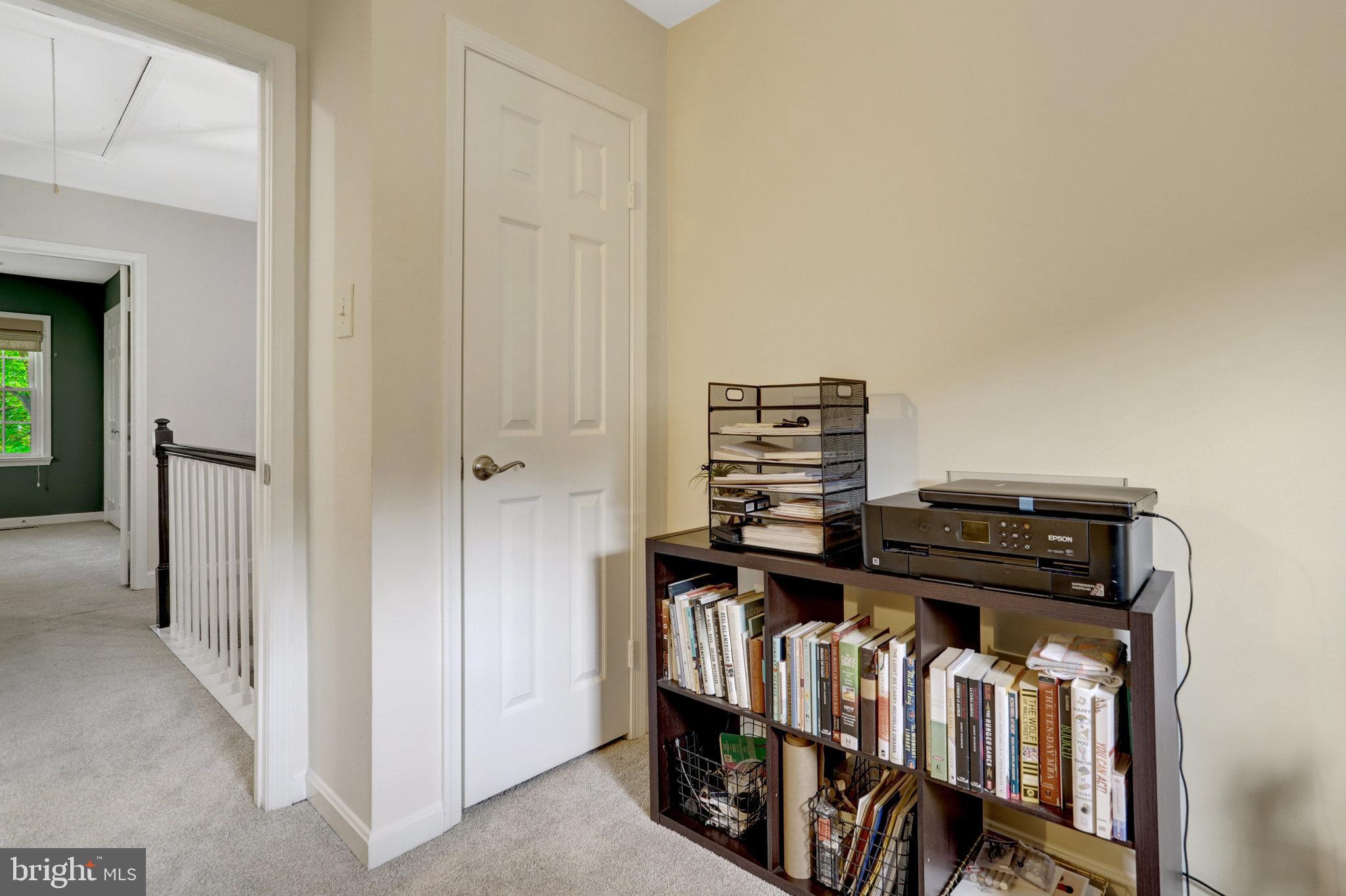 MANCHESTER SQUARE - Residential Lease