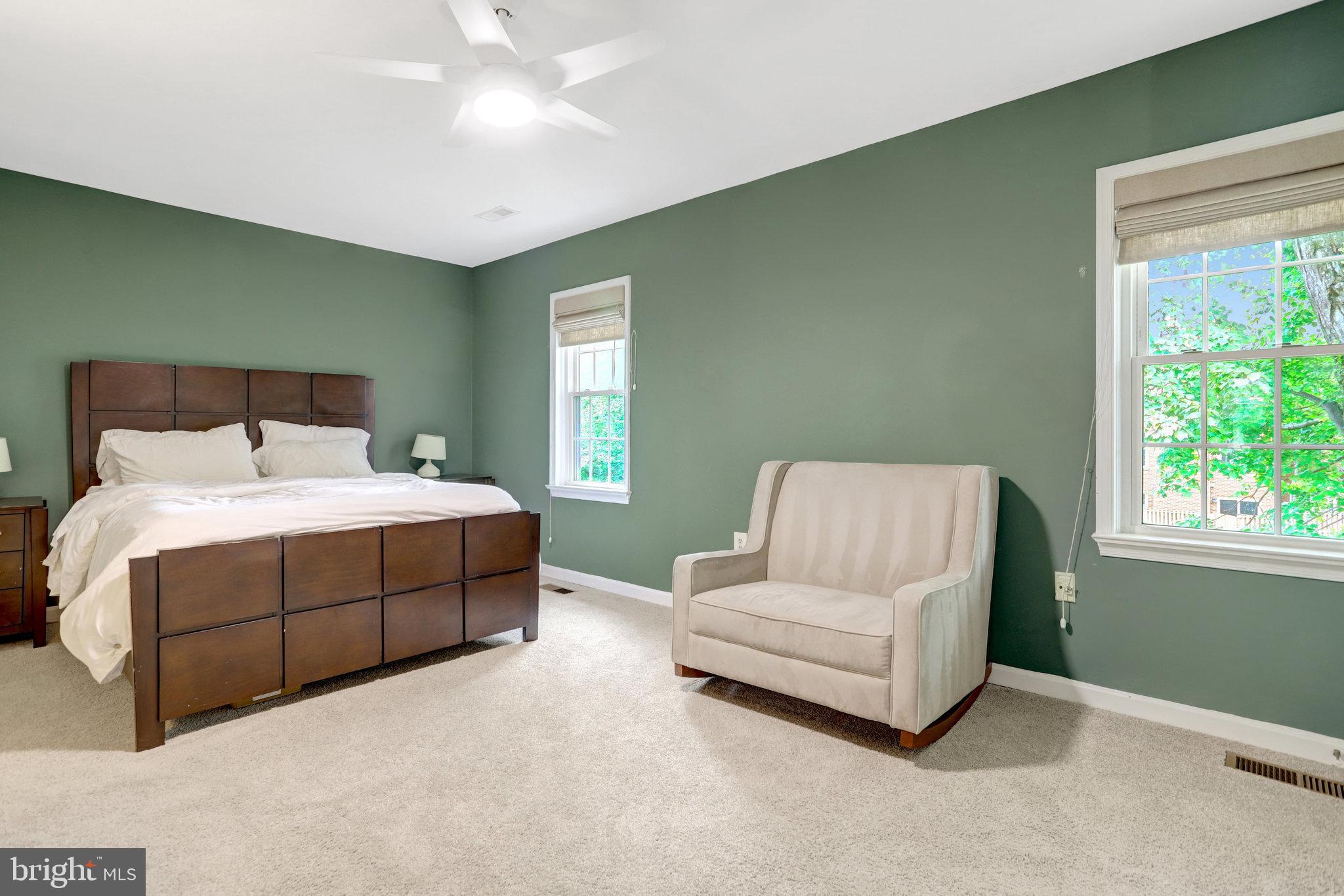 MANCHESTER SQUARE - Residential Lease