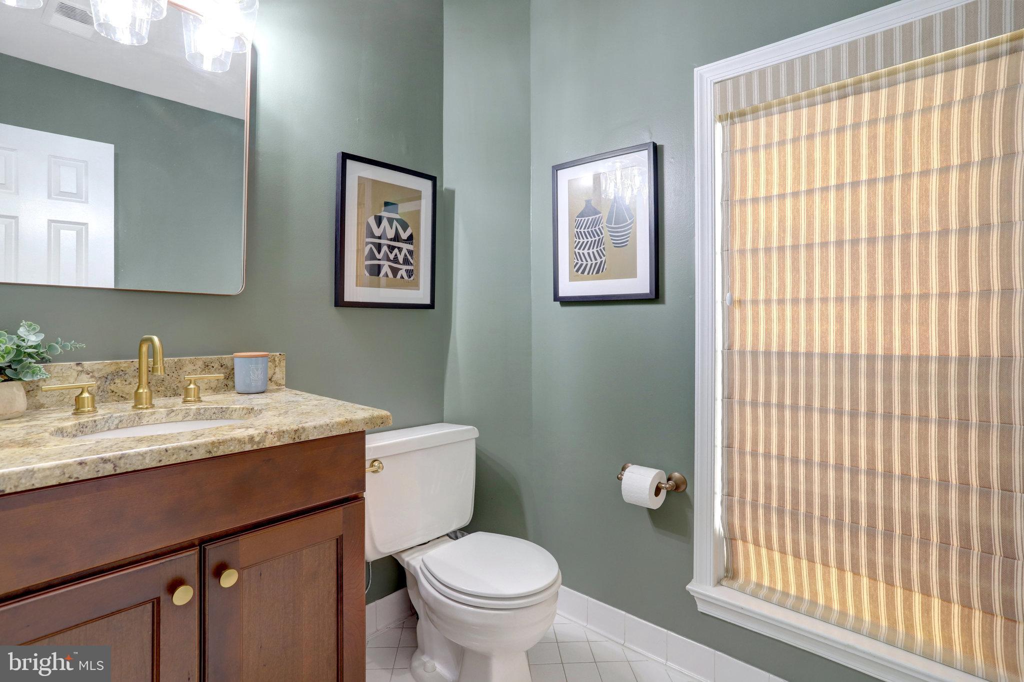 MANCHESTER SQUARE - Residential Lease