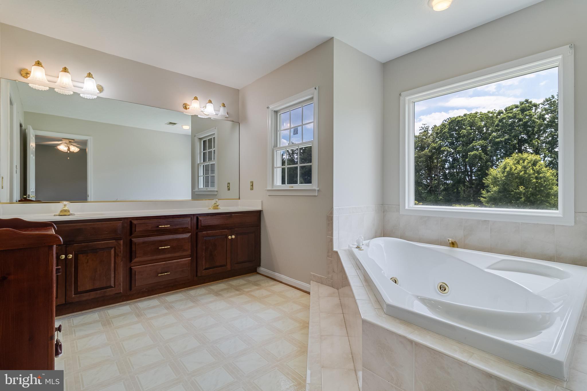 BRIDGELEIGH FARMS - Residential