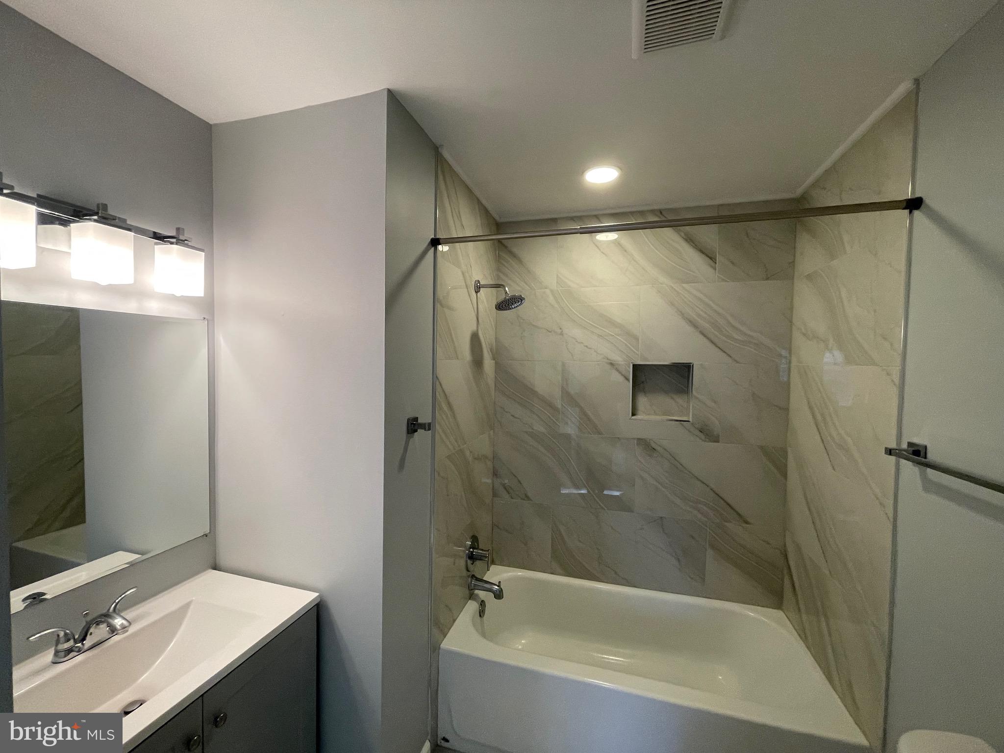 ST CHARLES SUB - CARRINGTON - Residential Lease