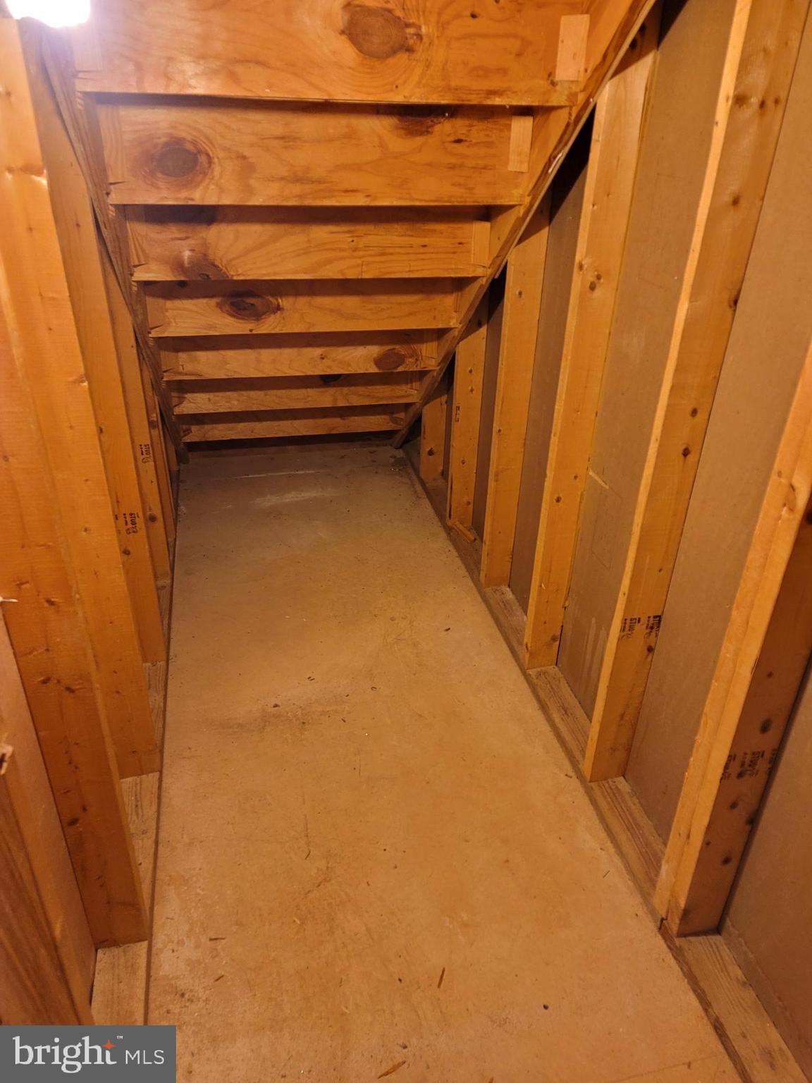 ROYAL PLAZA - Residential Lease