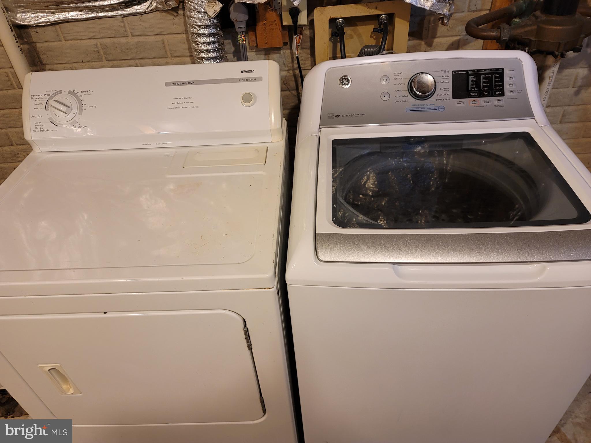 ROYAL PLAZA - Residential Lease