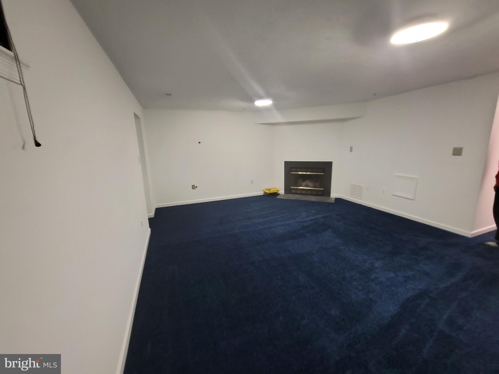 ROYAL PLAZA - Residential Lease