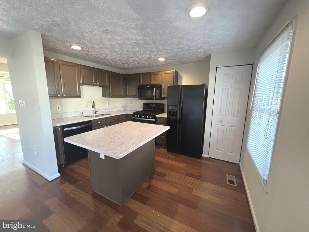 PINEY ORCHARD - Residential Lease