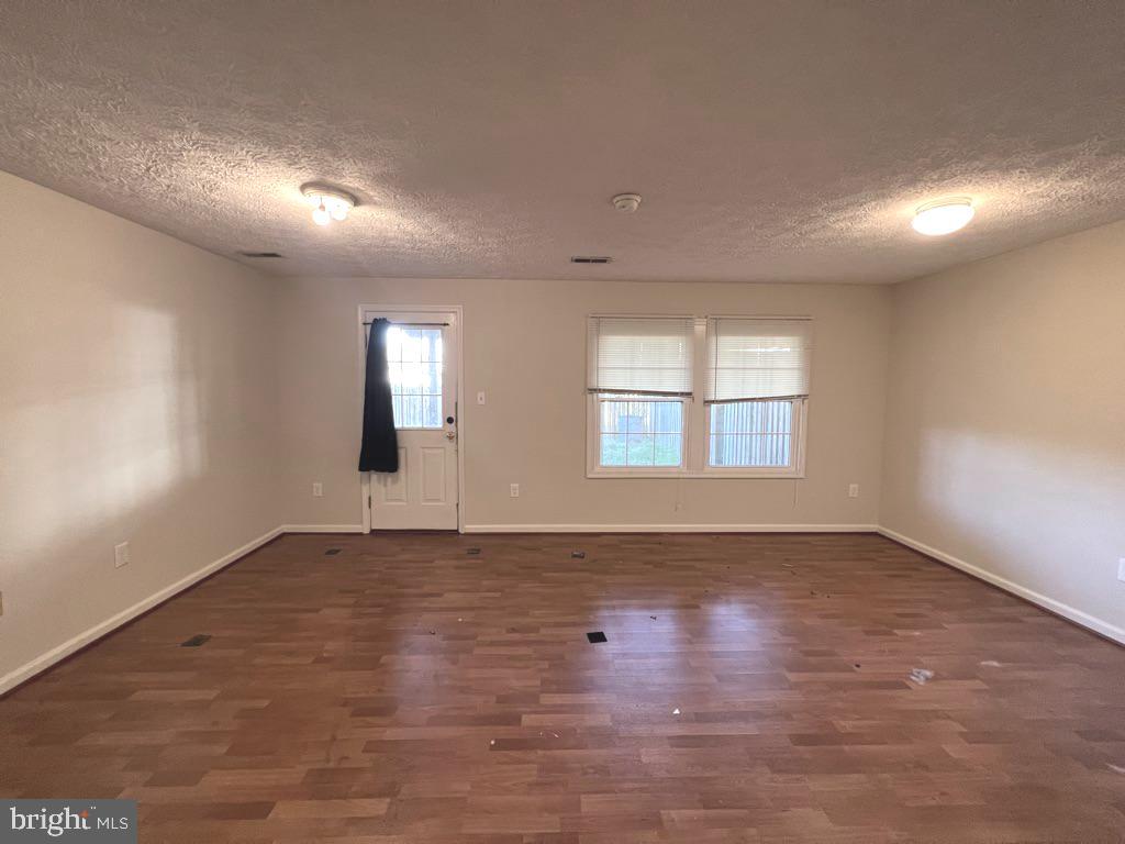 PINEY ORCHARD - Residential Lease