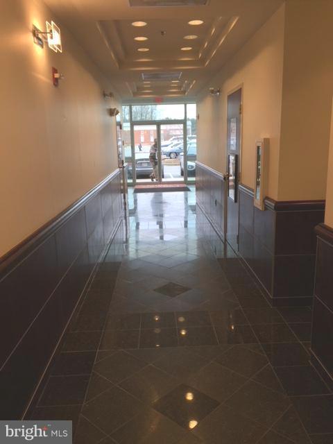 FAIRVIEW CENTER - Commercial Lease