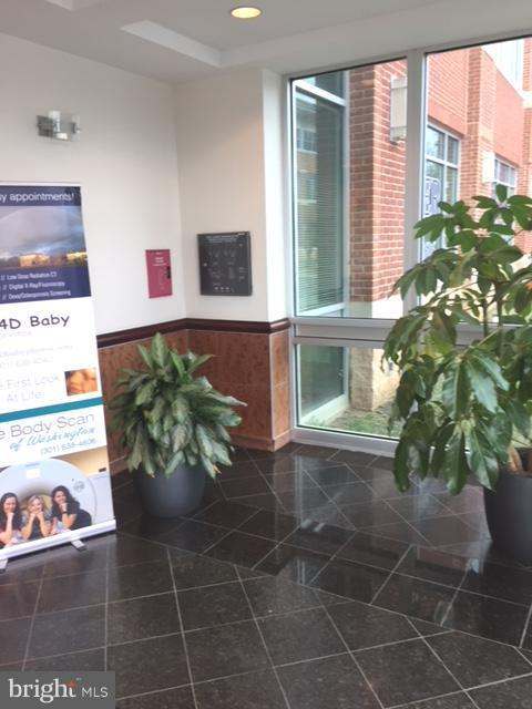 FAIRVIEW CENTER - Commercial Lease