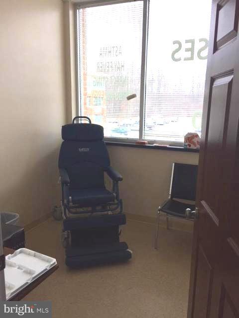 FAIRVIEW CENTER - Commercial Lease