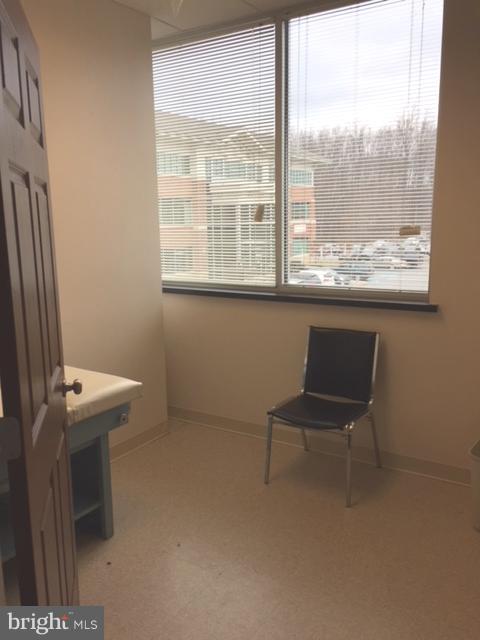 FAIRVIEW CENTER - Commercial Lease