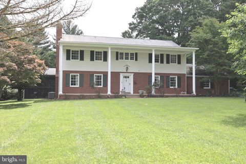 865 SENECA ROAD GREAT FALLS VA 22066