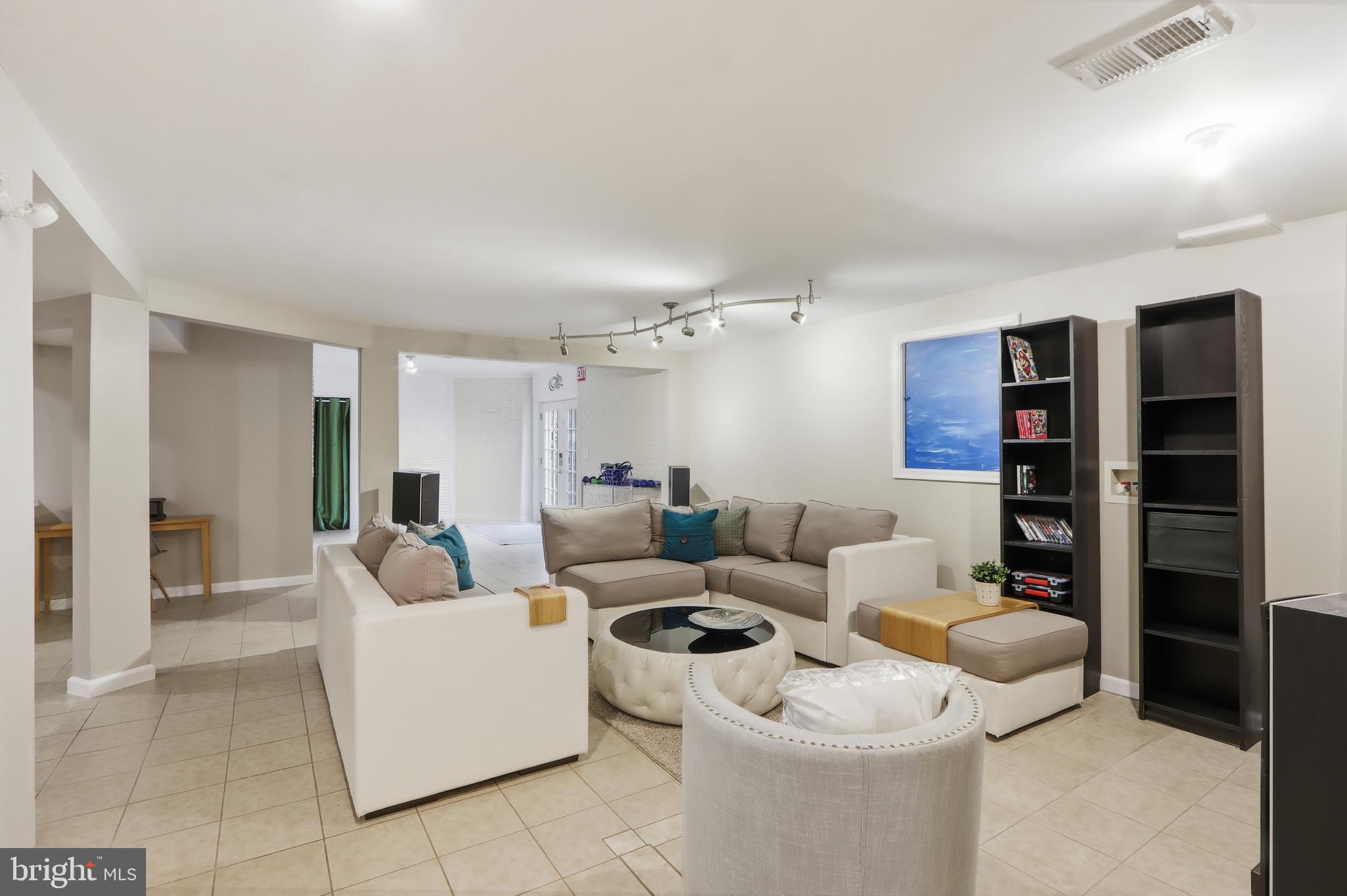 COLESVILLE OUTSIDE - Residential