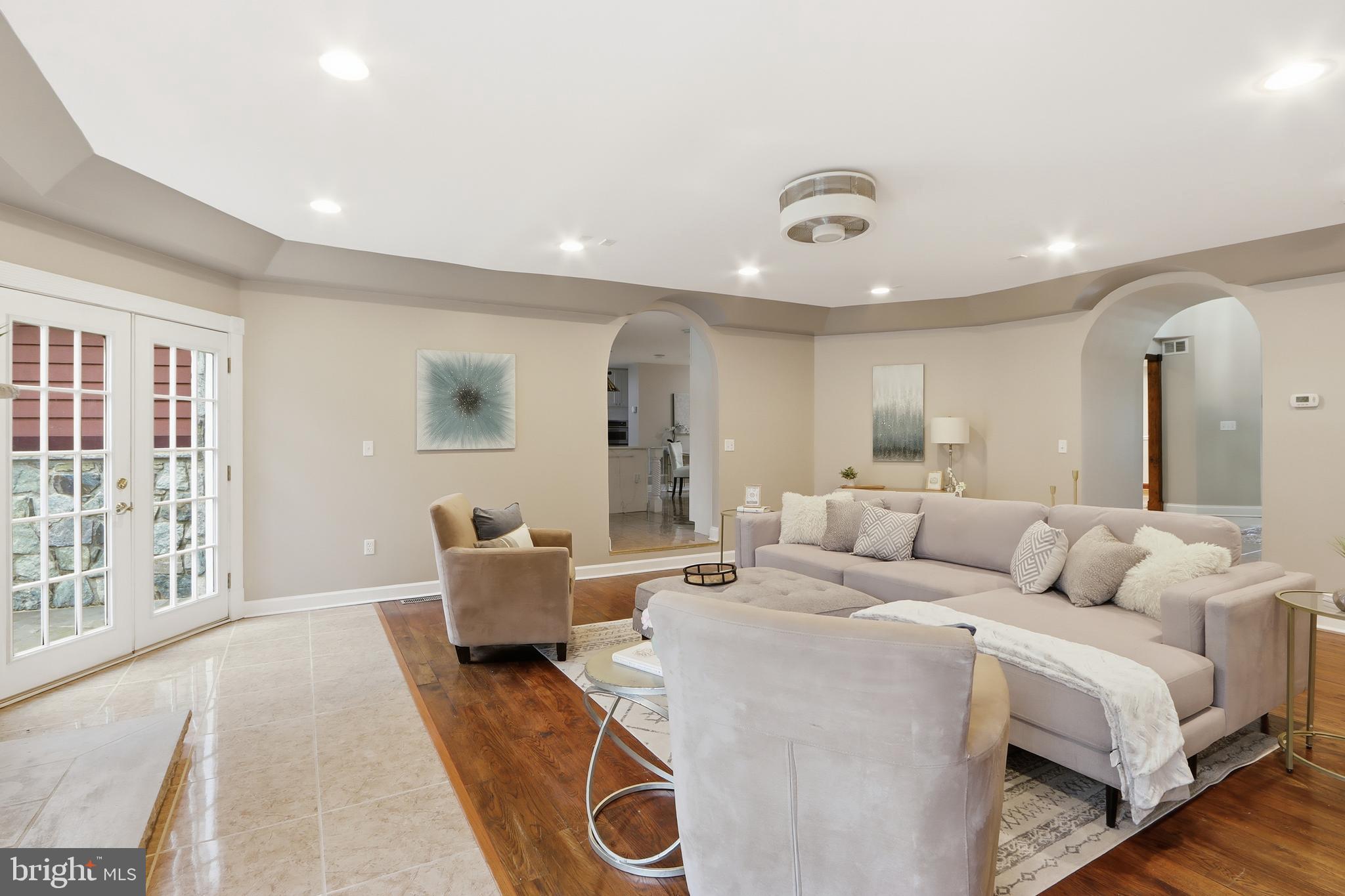 COLESVILLE OUTSIDE - Residential