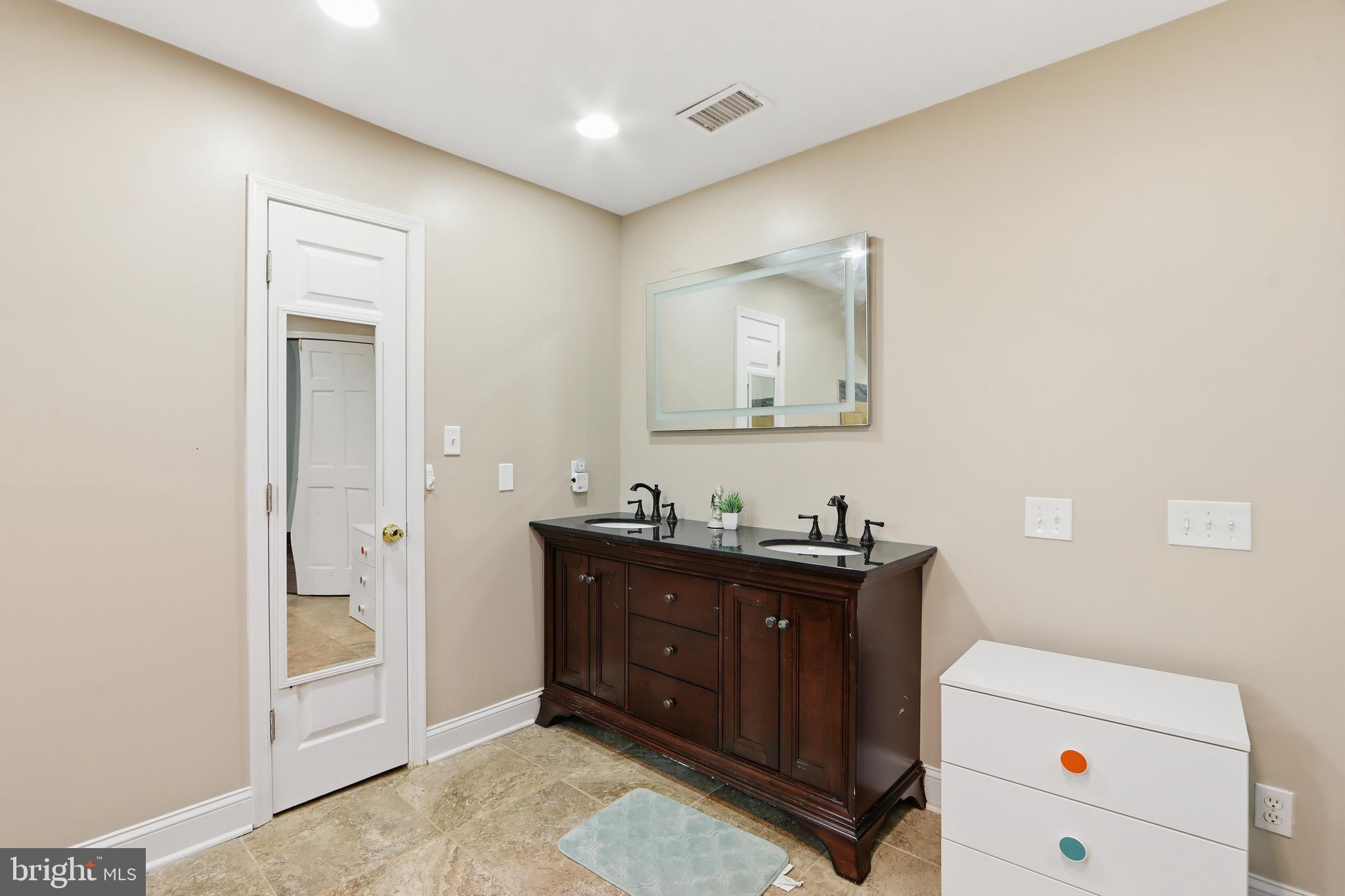 COLESVILLE OUTSIDE - Residential