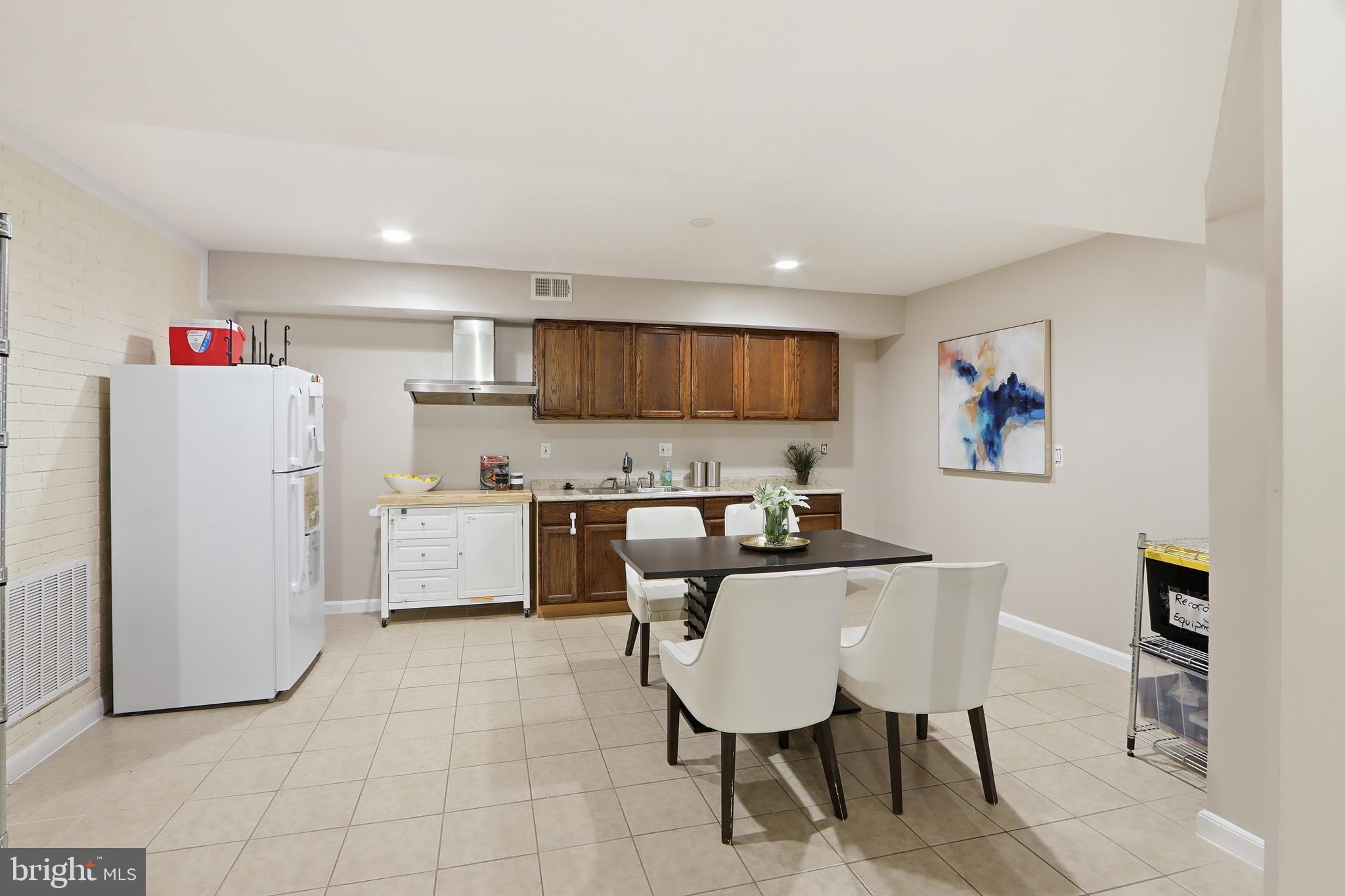 COLESVILLE OUTSIDE - Residential