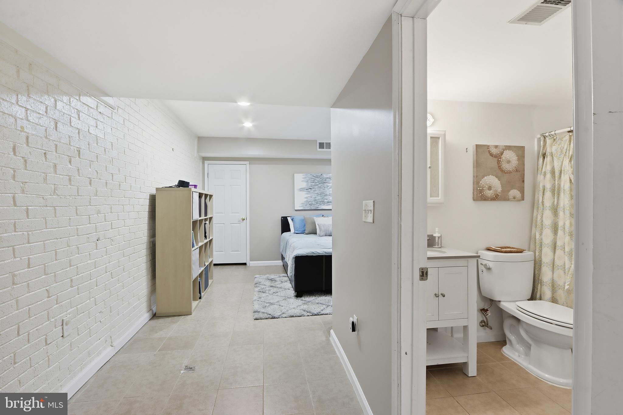 COLESVILLE OUTSIDE - Residential