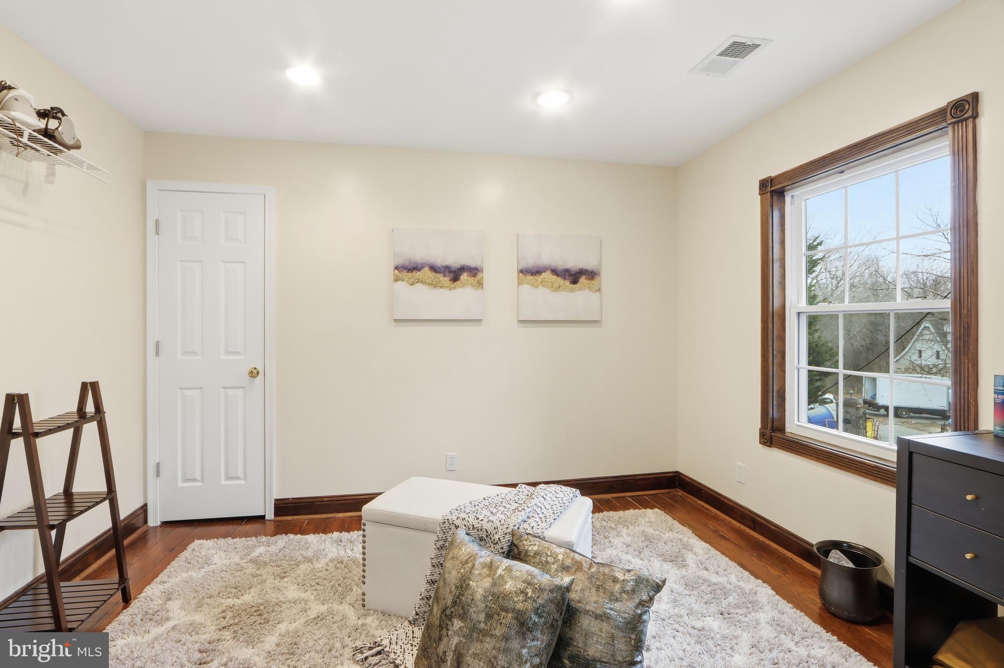 COLESVILLE OUTSIDE - Residential