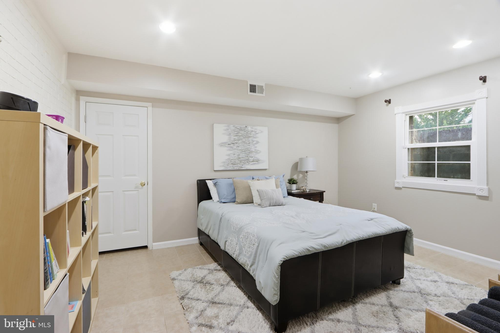 COLESVILLE OUTSIDE - Residential