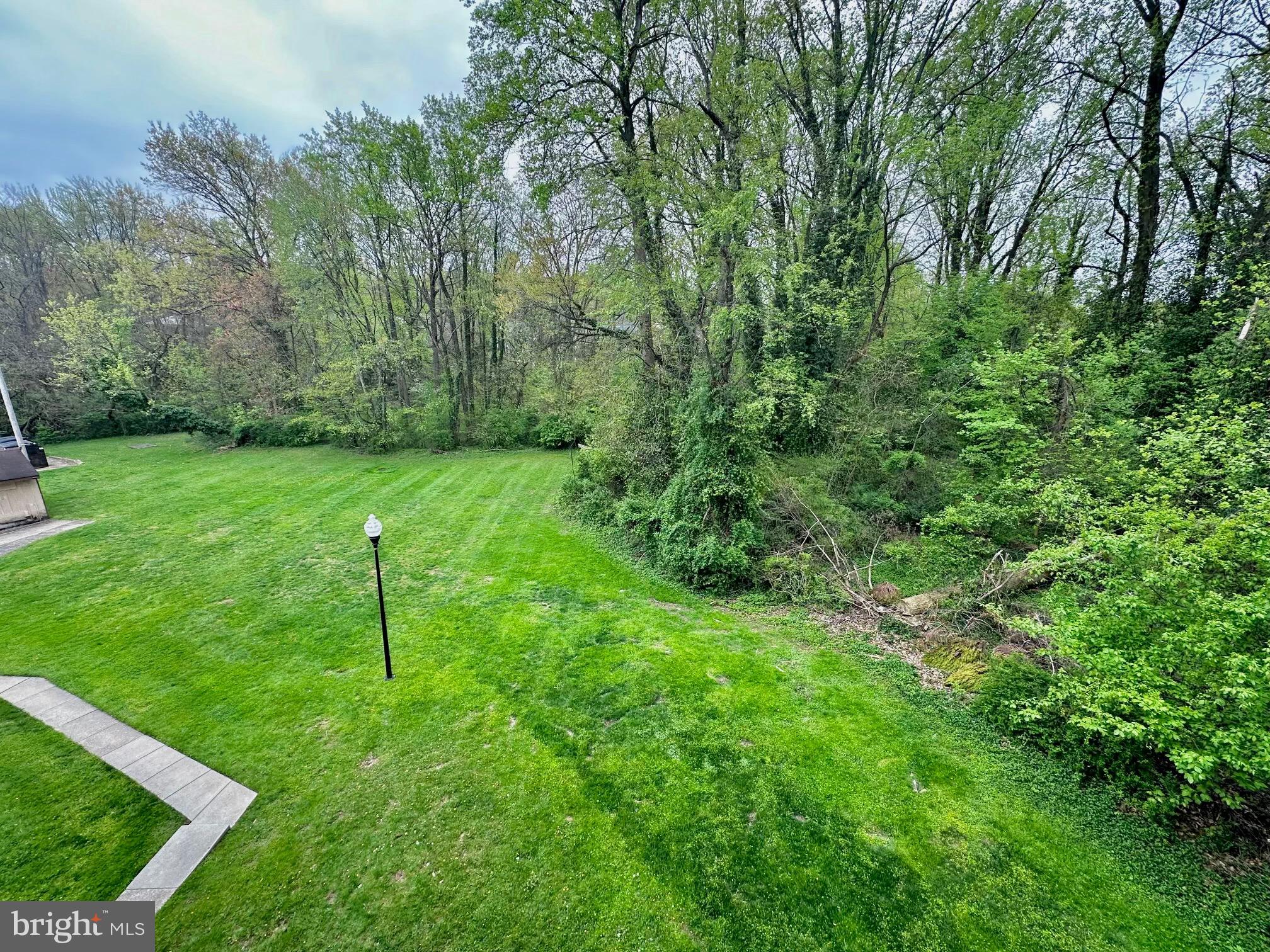 MOORES MILL MANOR - Residential