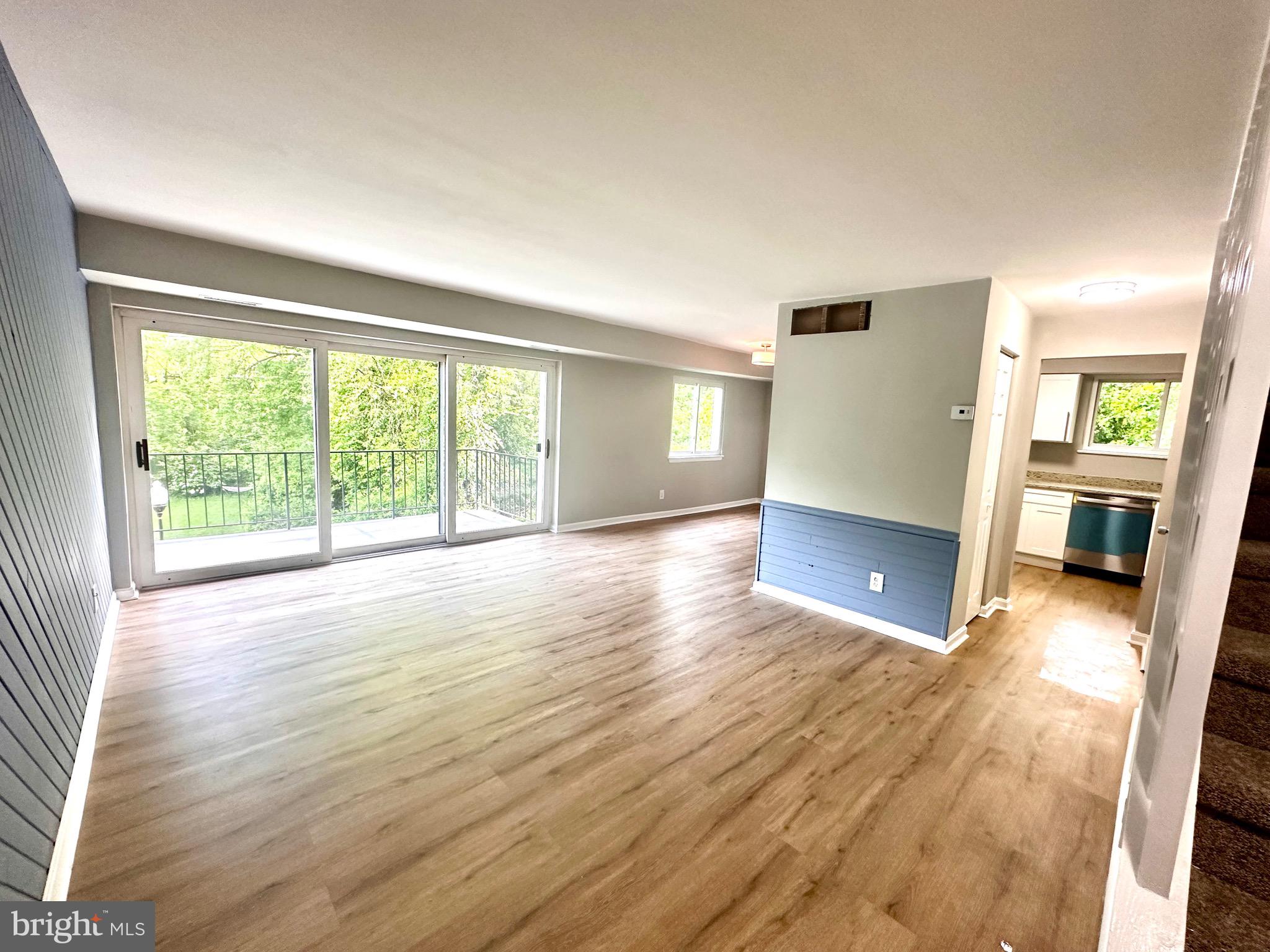 MOORES MILL MANOR - Residential