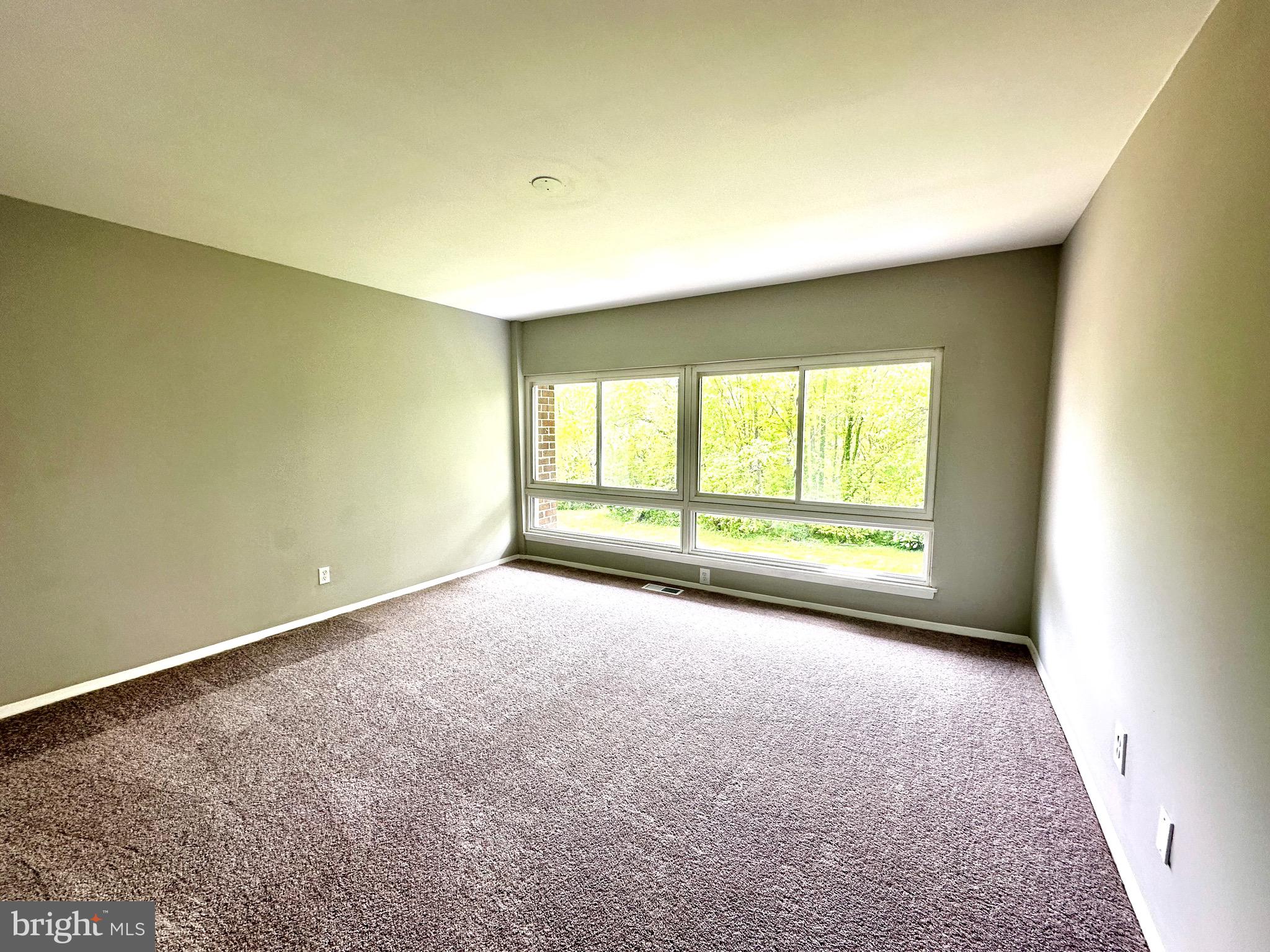 MOORES MILL MANOR - Residential