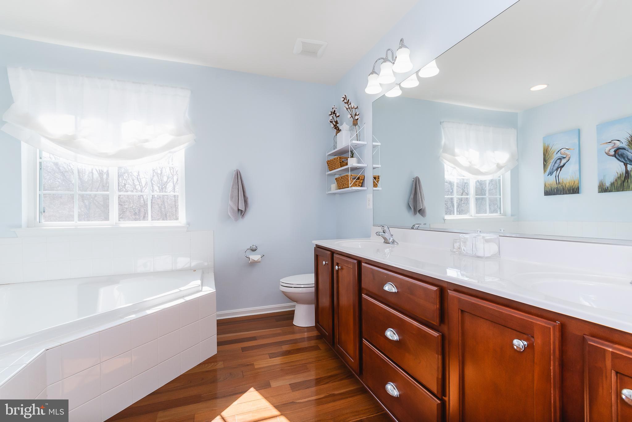 AUTUMN RUN - Residential