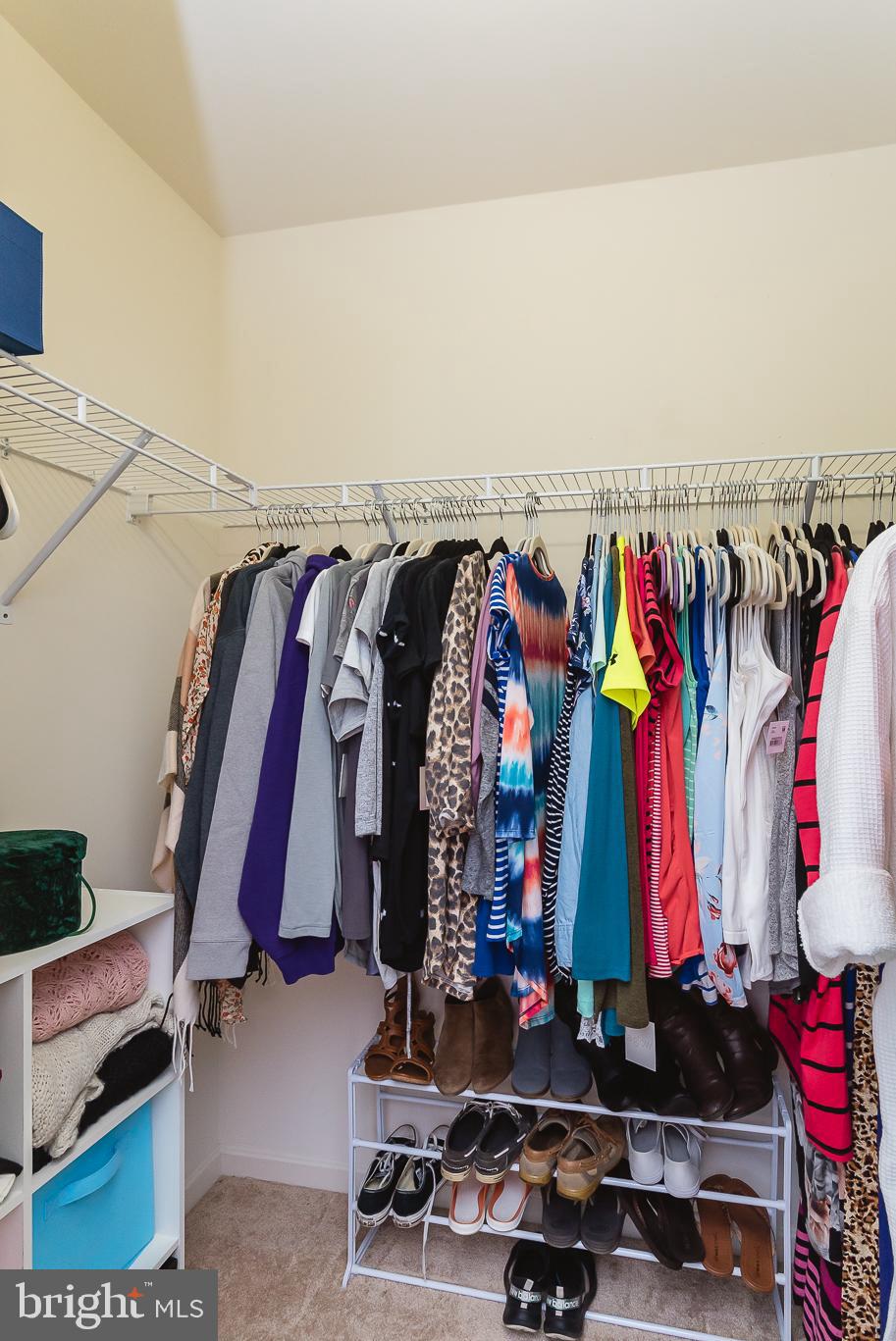 AUTUMN RUN - Residential