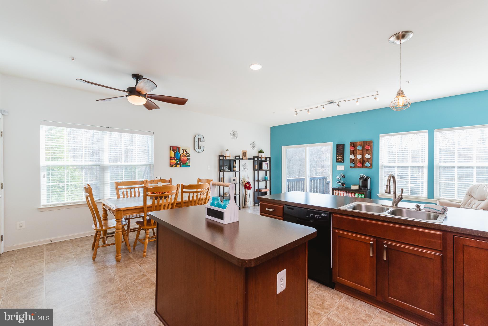 AUTUMN RUN - Residential