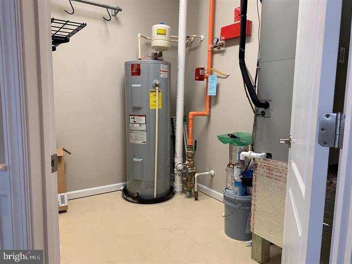 WEST HARBOR VILLAGE - Residential Lease