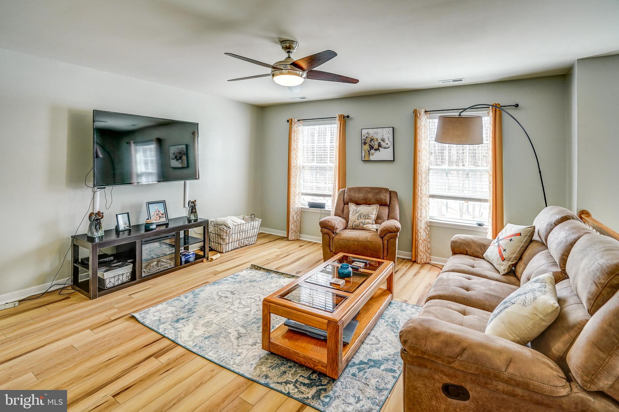 LAKE SIDE - Residential