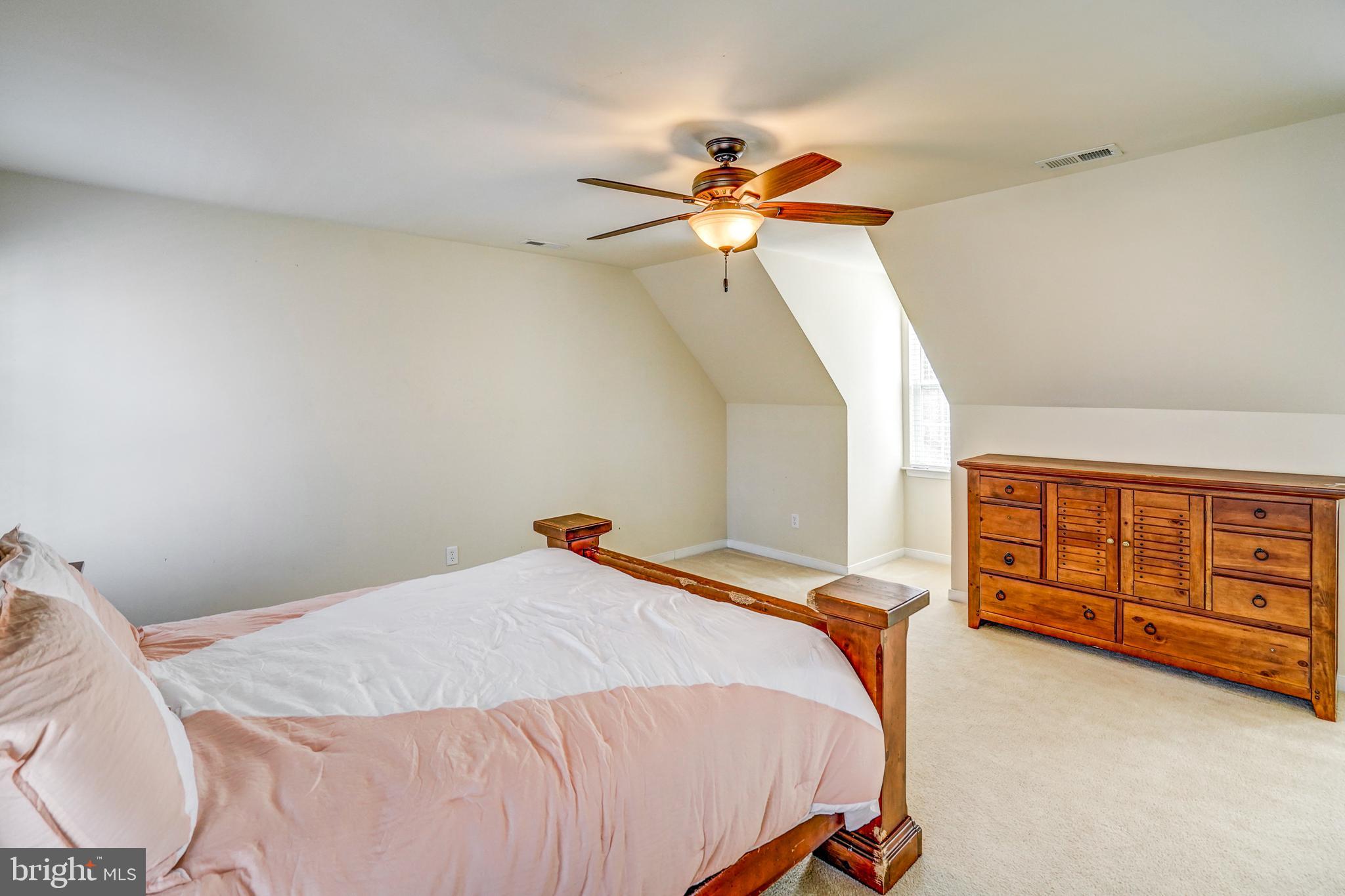 LAKE SIDE - Residential