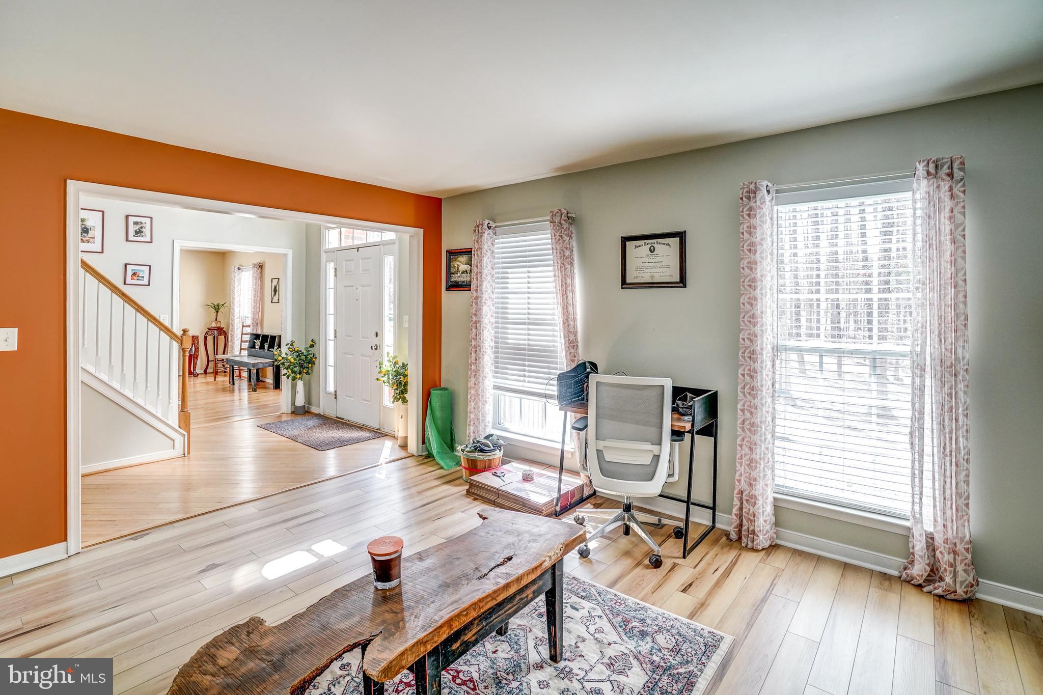 LAKE SIDE - Residential